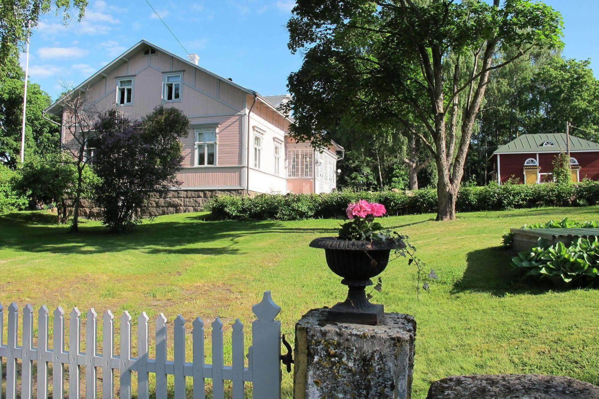 Toeyrylae Manor 4* Artjärvi